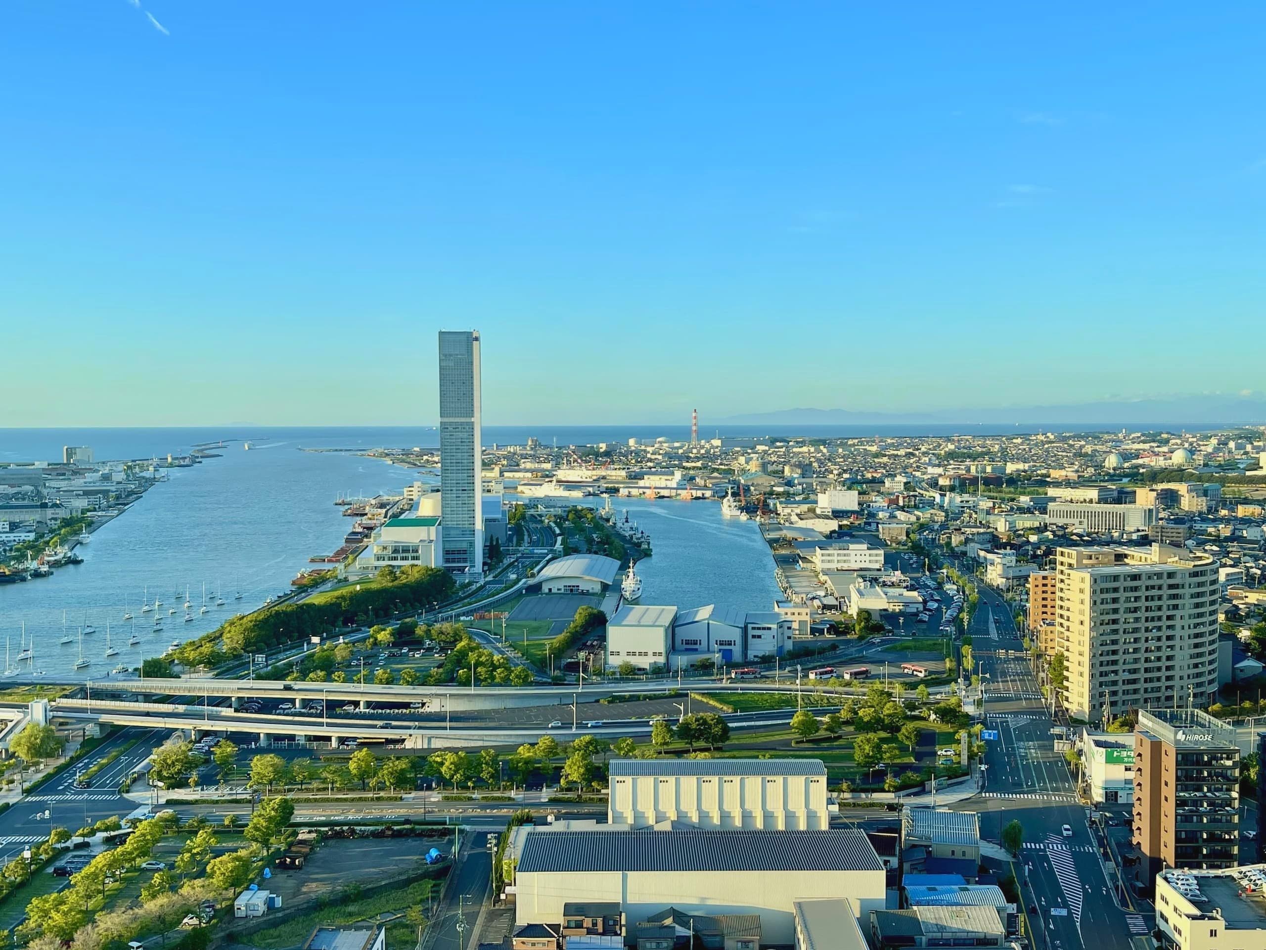 新潟西港と万代島